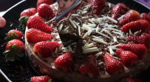 Chokladtårta med jordgubbar